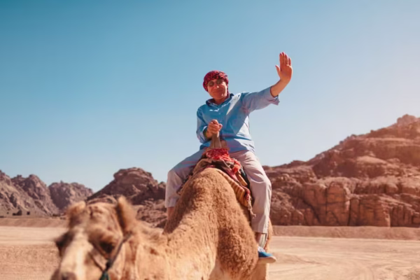 Hurghada Camel Ride With Arabic Coffee and Desert Picnic