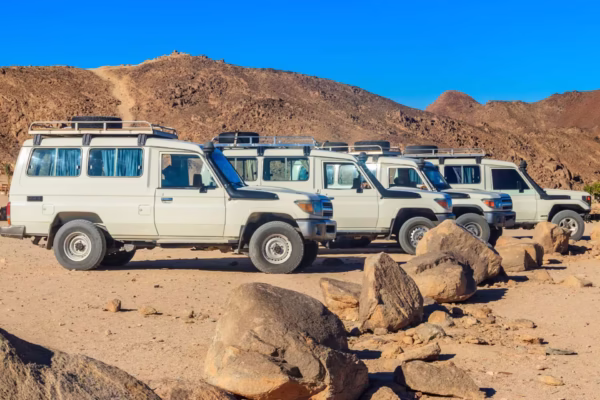 Jeep Safari Tour With Hurghada Desert Ride, Dinner and Hotel Pickup